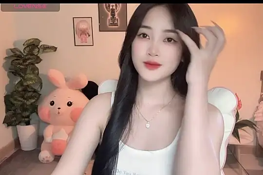 Snapshot of _Aimy_ chatting on September 2025 04:31:02 PM Aimy online show from September 2025 04:31:02 PM