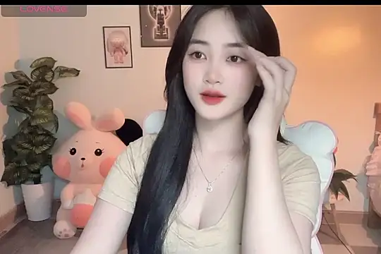 Snapshot of _Aimy_ chatting on September 2025 04:43:02 PM Aimy online show from September 2025 04:43:02 PM