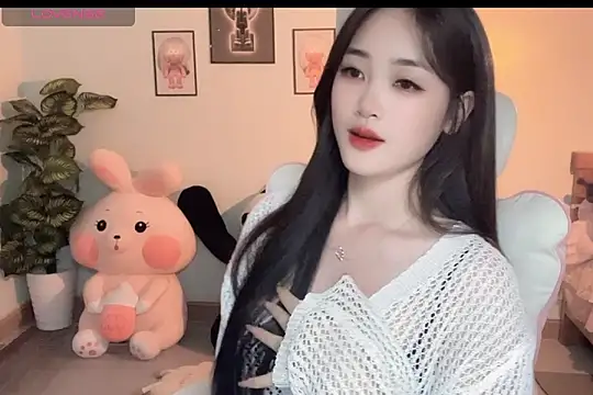 Snapshot of _Aimy_ chatting on October 2025 05:19:02 PM Aimy online show from October 2025 05:19:02 PM