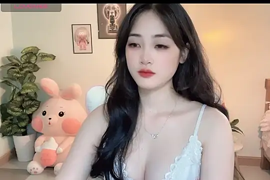 Snapshot of _Aimy_ chatting on October 2025 03:38:01 AM Aimy online show from October 2025 03:38:01 AM