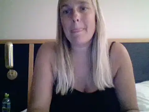Snapshot of scrummymummy2 chatting on October 2025 07:41:01 PM scrummymummy2 online show from October 2025 07:41:01 PM