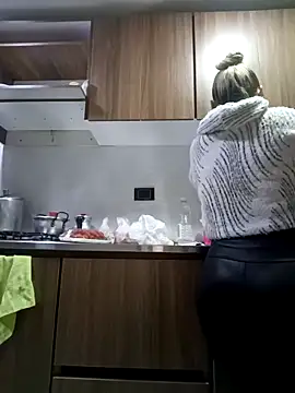 coral smitth online show from November 2025 07:02:02 PM