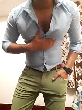 Snapshot of Guyinshortss chatting on November 2025 07:56:01 PM Guyinshortss online show from November 2025 07:56:01 PM