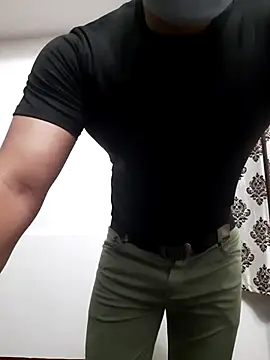 Guyinshortss online show from June 2026 08:13:02 PM