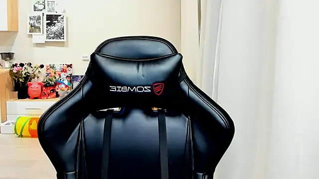 Sm0ly online show from October 2025 01:35:01 AM