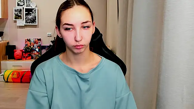 Sm0ly online show from November 2025 02:03:02 AM