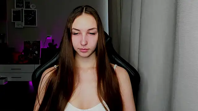 Snapshot of Sm0ly chatting on April 2026 02:42:02 AM Sm0ly online show from April 2026 02:42:02 AM