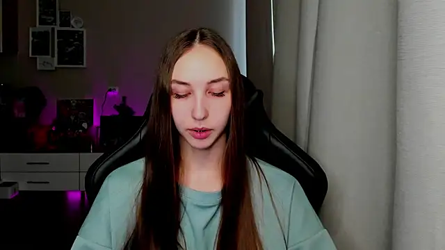 Snapshot of Sm0ly chatting on April 2026 02:03:02 AM Sm0ly online show from April 2026 02:03:02 AM