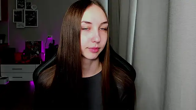 Snapshot of Sm0ly chatting on April 2026 02:27:02 AM Sm0ly online show from April 2026 02:27:02 AM