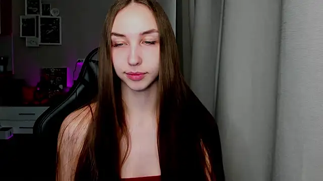Snapshot of Sm0ly chatting on April 2026 02:48:02 AM Sm0ly online show from April 2026 02:48:02 AM