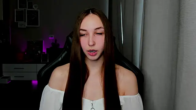 Snapshot of Sm0ly chatting on May 2026 04:07:02 AM Sm0ly online show from May 2026 04:07:02 AM