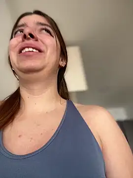 Cloew Marz online show from December 2025 06:24:02 PM