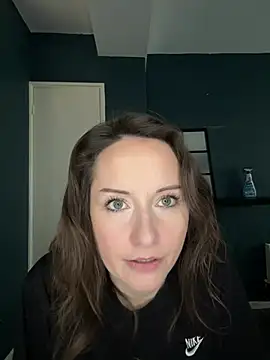 Snapshot of EmmaXXX666 chatting on February 2025 01:22:01 PM EmmaXXX666 online show from February 2025 01:22:01 PM