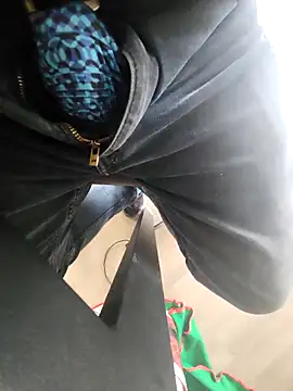 Policeman20742 online show from December 2025 07:43:01 PM