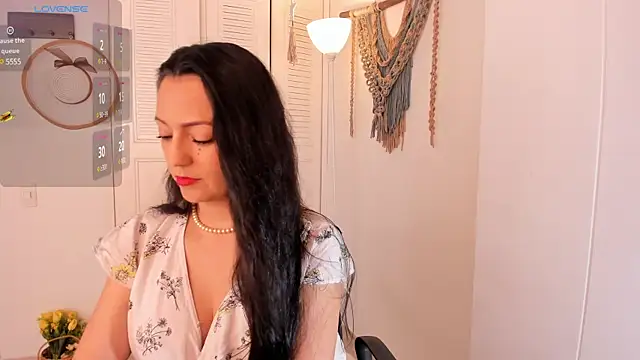 anaruiz  online show from December 2024 06:48:02 PM