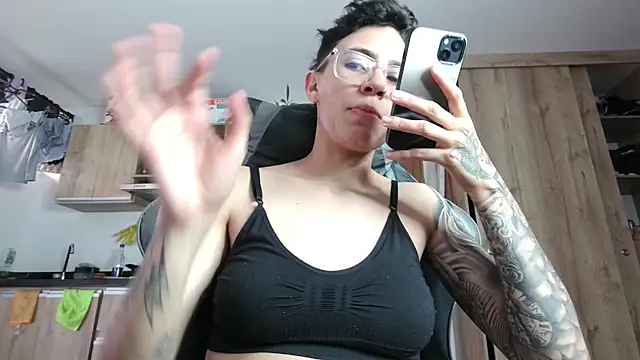 Snapshot of Cutie_Shy_ chatting on June 2026 12:58:01 PM Cutie Shy online show from June 2026 12:58:01 PM