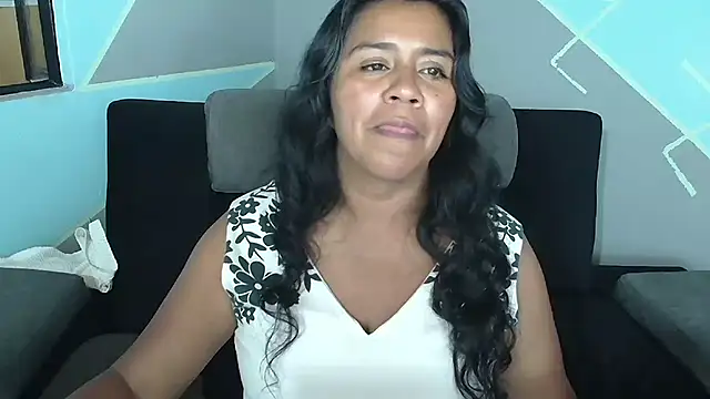 saggil23 online show from September 2025 10:14:01 PM