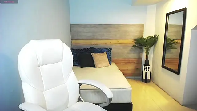 liseth fox online show from February 2025 07:38:01 PM