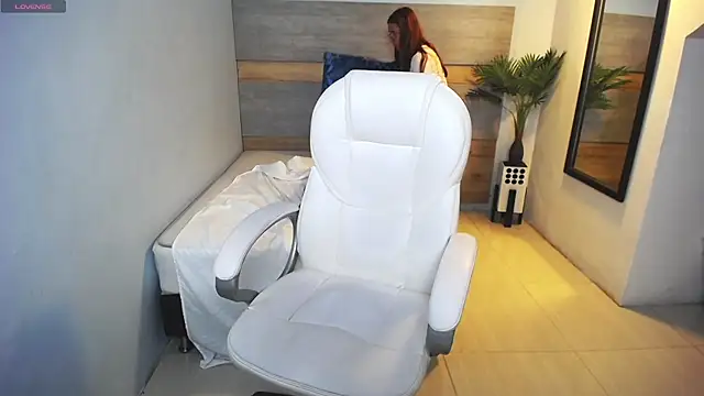 liseth fox online show from March 2025 01:50:02 AM