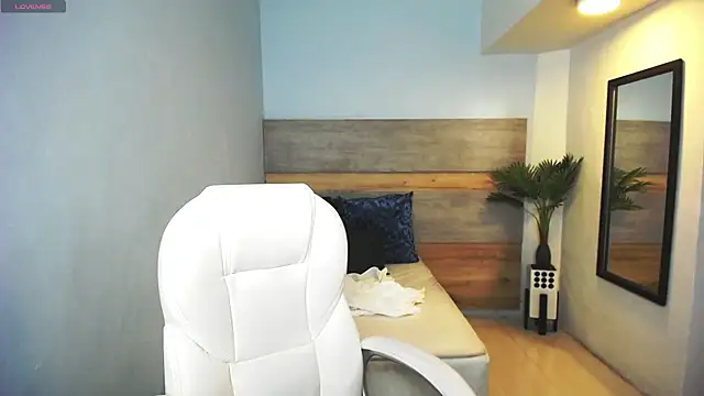 liseth fox online show from March 2025 07:38:02 PM