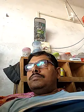 Snapshot of Srmotrs chatting on October 2025 05:43:02 AM Srmotrs online show from October 2025 05:43:02 AM