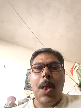 Snapshot of Srmotrs chatting on October 2025 06:56:02 AM Srmotrs online show from October 2025 06:56:02 AM