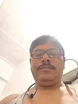 Snapshot of Srmotrs chatting on October 2025 06:52:02 PM Srmotrs online show from October 2025 06:52:02 PM