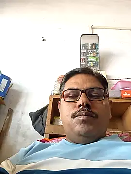 Snapshot of Srmotrs chatting on November 2025 04:55:01 AM Srmotrs online show from November 2025 04:55:01 AM