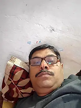 Snapshot of Srmotrs chatting on November 2025 05:01:02 PM Srmotrs online show from November 2025 05:01:02 PM