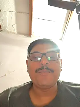 Snapshot of Srmotrs chatting on November 2025 05:13:02 PM Srmotrs online show from November 2025 05:13:02 PM