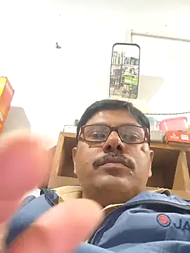 Snapshot of Srmotrs chatting on November 2025 01:37:01 PM Srmotrs online show from November 2025 01:37:01 PM