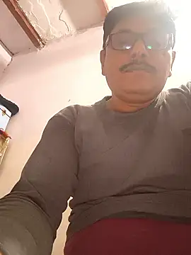 Snapshot of Srmotrs chatting on December 2025 06:57:02 PM Srmotrs online show from December 2025 06:57:02 PM