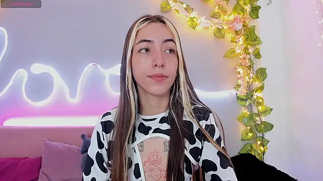 YouliteSllut2 online show from December 2024 07:49:01 PM