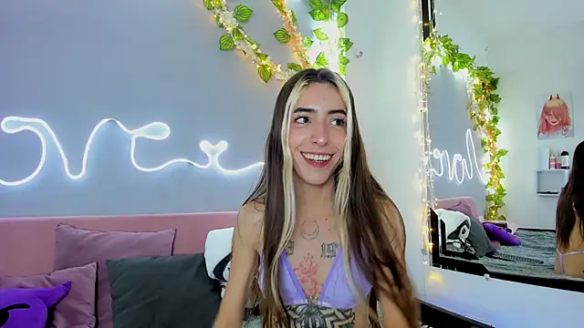 YouliteSllut2 online show from December 2024 01:22:01 AM