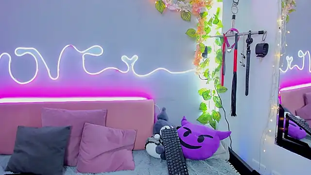 YouliteSllut2 online show from January 2025 05:24:01 AM