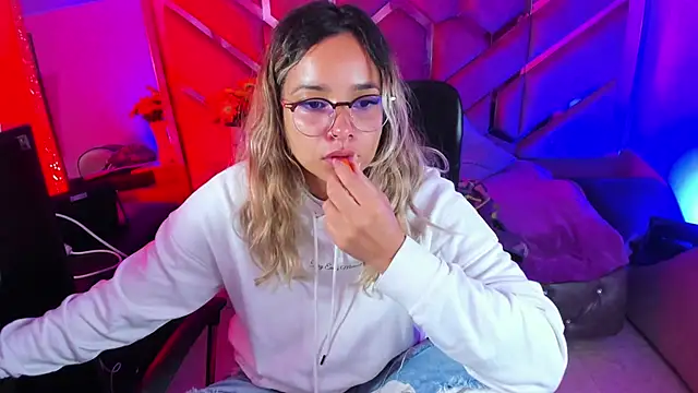 Olivia Fox69 online show from November 2025 03:42:02 AM