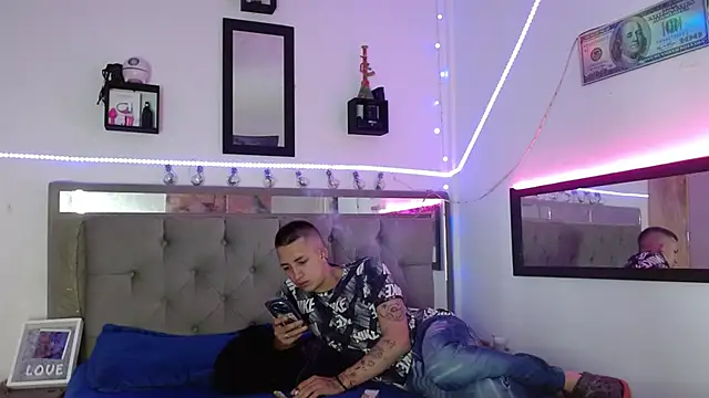 parejacaliente20154 online show from February 2025 12:04:02 PM