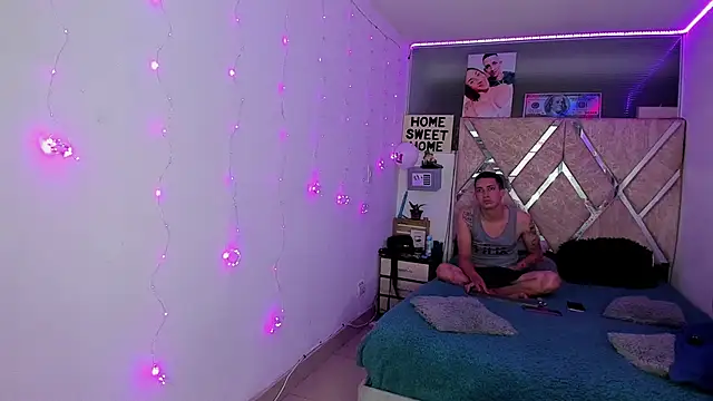 parejacaliente20154 online show from February 2026 11:08:01 AM