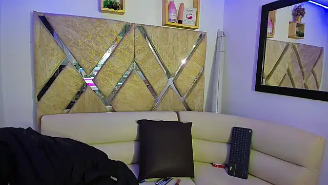 parejacaliente20154 online show from April 2026 11:09:01 AM