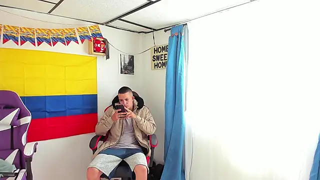 parejacaliente20154 online show from June 2026 12:04:02 PM