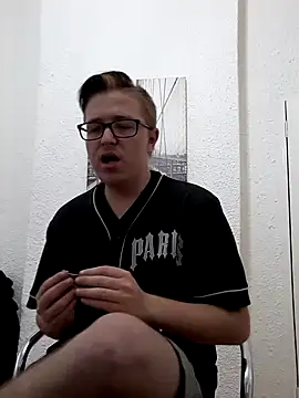 Snapshot of bisexualboy05 chatting on November 2025 03:36:01 PM bisexualboy05 online show from November 2025 03:36:01 PM