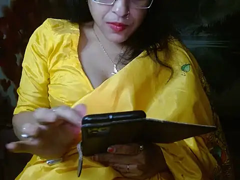 Snapshot of LOVERIAKOL chatting on December 2024 07:04:02 AM LOVERIAKOL online show from December 2024 07:04:02 AM