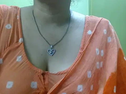 LOVERIAKOL online show from April 2026 03:39:01 PM