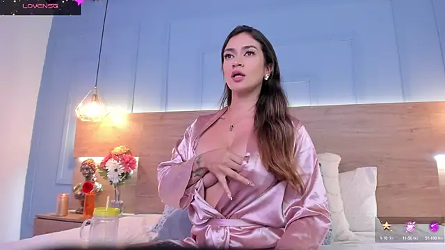 Snapshot of Victoria_romanox chatting on January 2025 09:33:01 PM Victoria romanox online show from January 2025 09:33:01 PM