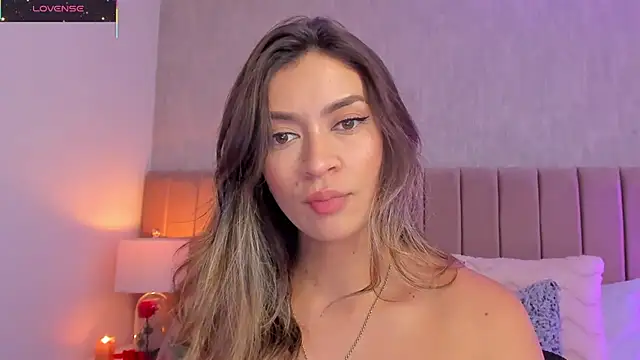 Snapshot of Victoria_romanox chatting on March 2025 09:18:02 PM Victoria romanox online show from March 2025 09:18:02 PM