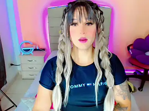 Snapshot of TaylorMon chatting on January 2025 02:56:01 AM TaylorMon online show from January 2025 02:56:01 AM