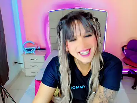 Snapshot of TaylorMon chatting on January 2025 06:06:02 AM TaylorMon online show from January 2025 06:06:02 AM