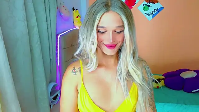 Snapshot of TaylorMon chatting on September 2025 02:00:01 AM TaylorMon online show from September 2025 02:00:01 AM