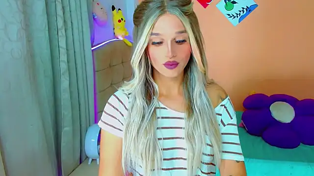 Snapshot of TaylorMon chatting on September 2025 01:05:01 AM TaylorMon online show from September 2025 01:05:01 AM