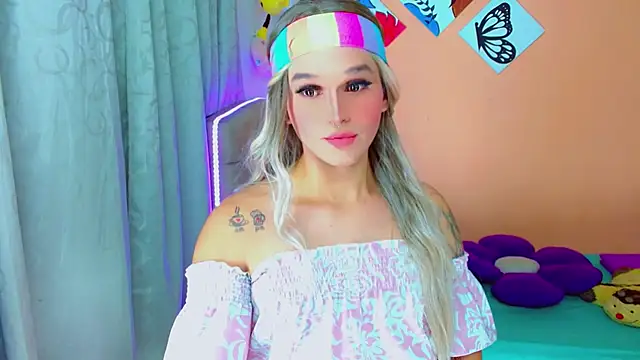 Snapshot of TaylorMon chatting on October 2025 12:46:02 AM TaylorMon online show from October 2025 12:46:02 AM